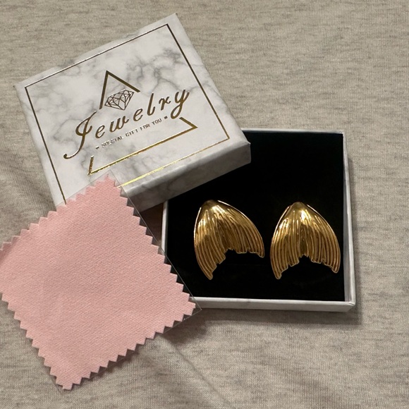 SOLD - Picture 3 of 5